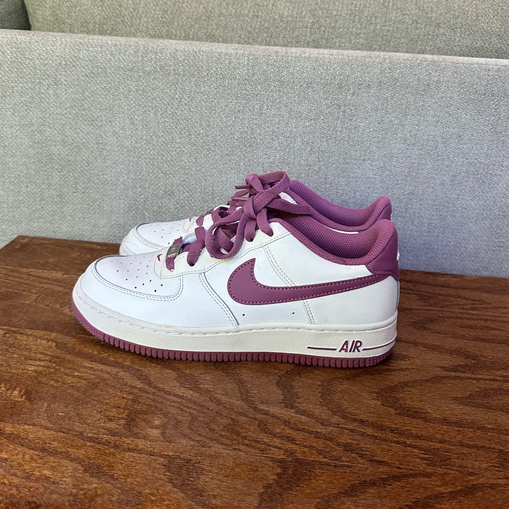 EUC Nike Air Force 1 Low Mauve